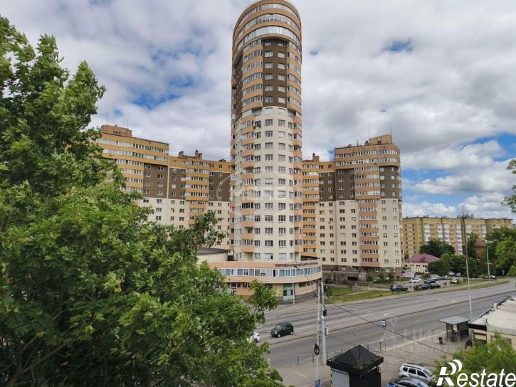 3-комн квартира улица Юрия Гагарина, 24А,  д. 24А