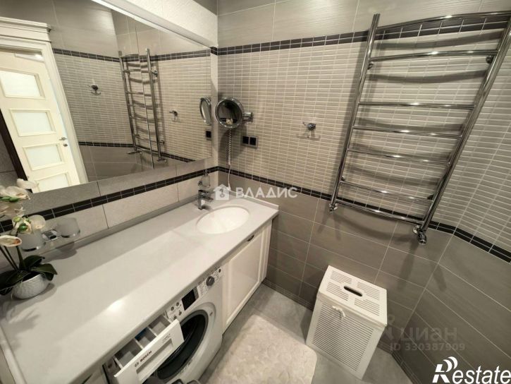 3-комн квартира улица Глинки, 1,  д. 1