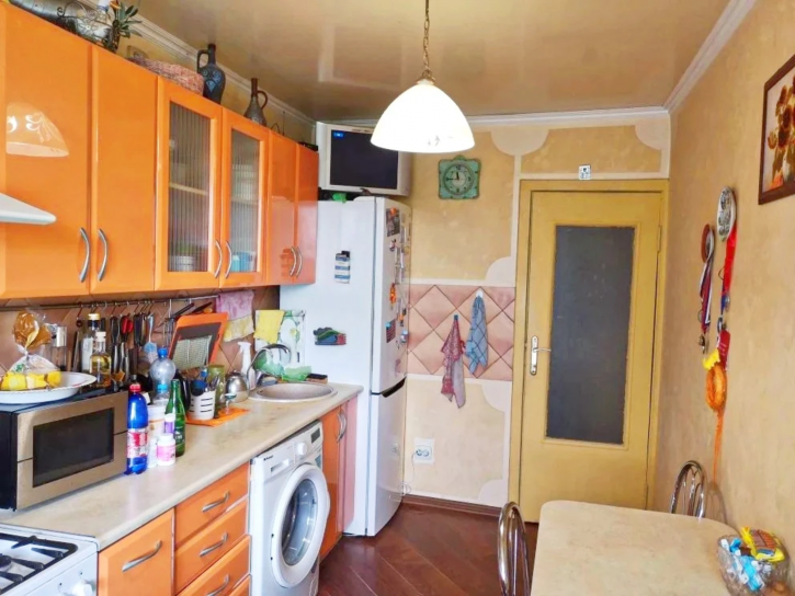 4-комн квартира Россия, Тобольская ул, 41
