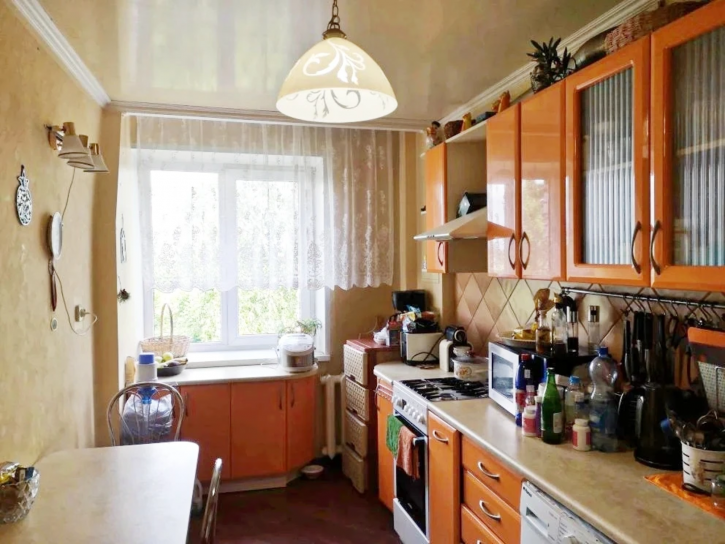 4-комн квартира Россия, Тобольская ул, 41