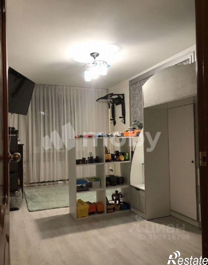 2-комн квартира улица Подполковника Емельянова, 294,  д. 294