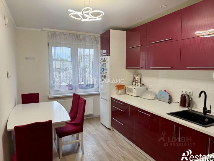 3-комн квартира ул Дзержинского, 168Г,  д. 168Г