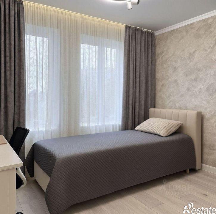 3-комн квартира ул Гайдара, 90,  д. 90