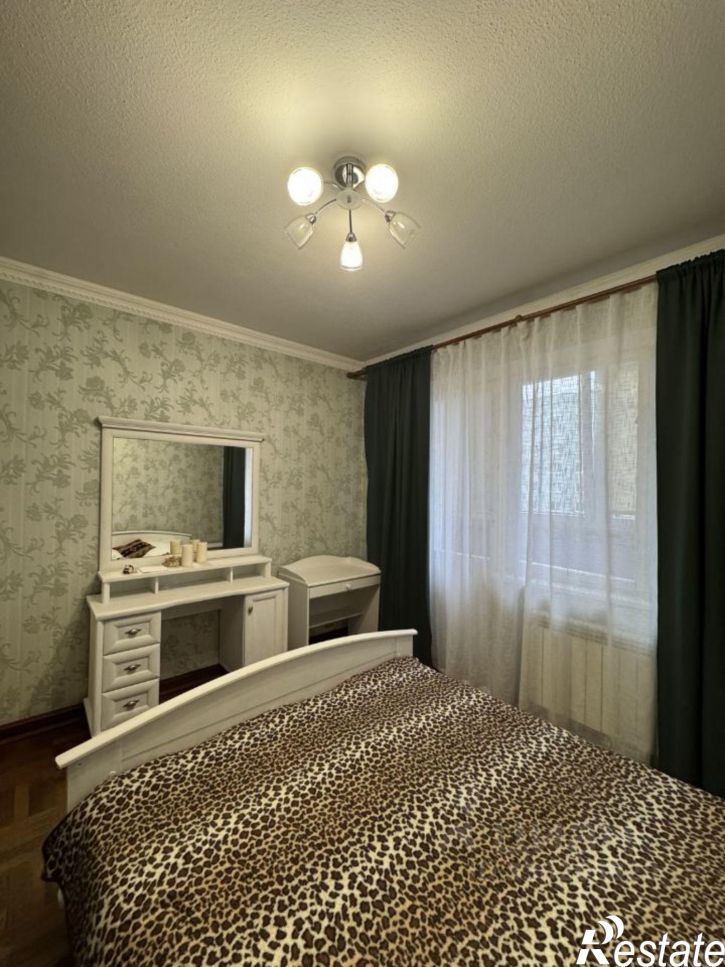 2-комн квартира улица Полковника Ефремова, 4,  д. 4