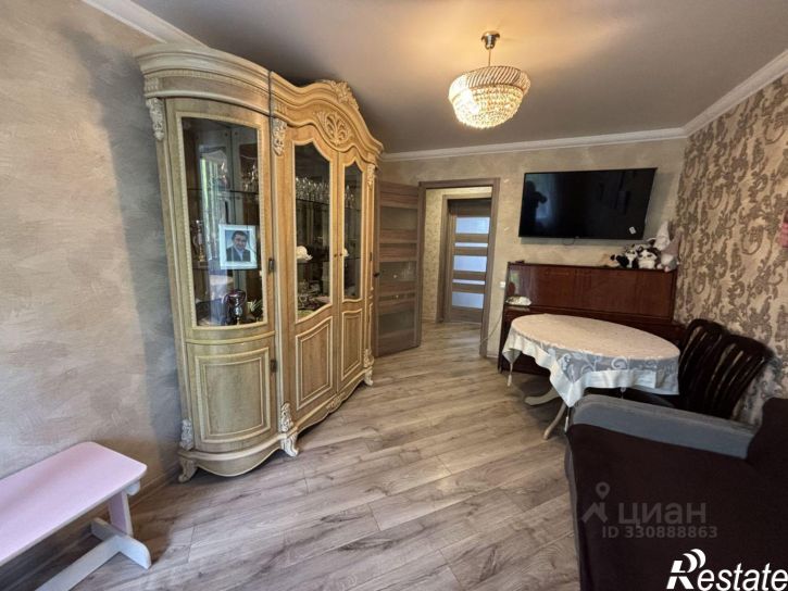 3-комн квартира улица Подполковника Емельянова, 64,  д. 64