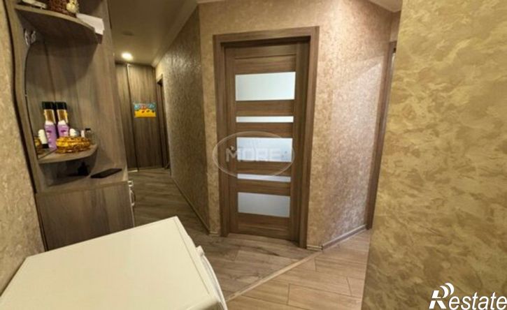 3-комн квартира улица Подполковника Емельянова, 64А,  д. 64А