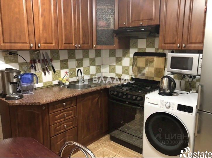 2-комн квартира ул Подполковника Емельянова, 296,  д. 296