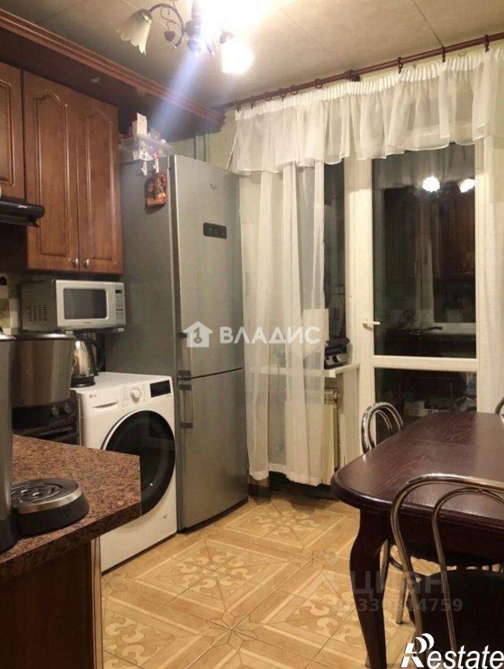 2-комн квартира ул Подполковника Емельянова, 296,  д. 296