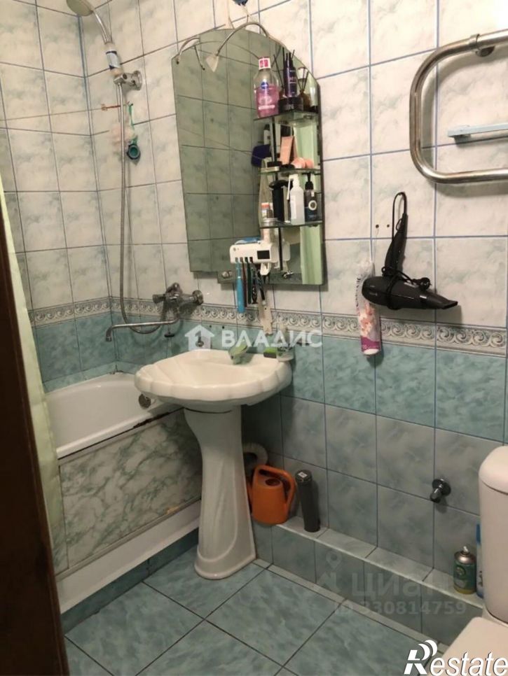 2-комн квартира ул Подполковника Емельянова, 296,  д. 296