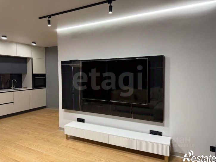 3-комн квартира ул Генерала Толстикова, 17,  д. 17