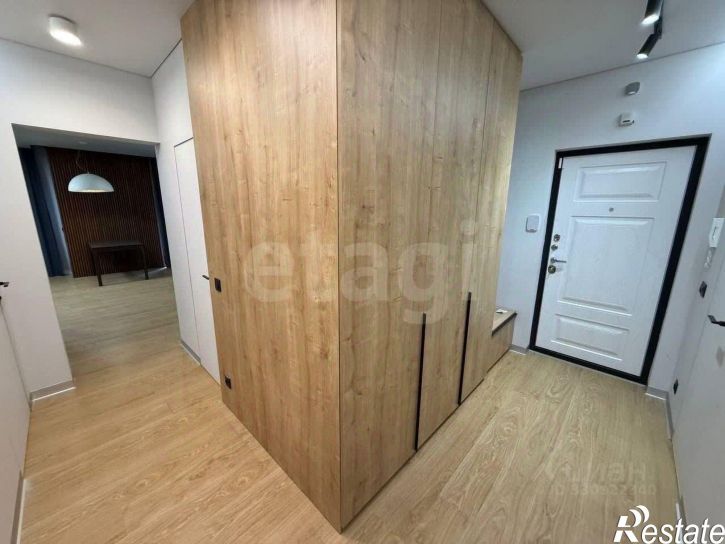 3-комн квартира ул Генерала Толстикова, 17,  д. 17
