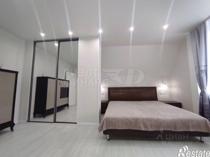 4-комн квартира улица Старшины Дадаева, 21,  д. 21