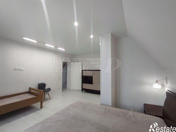 4-комн квартира улица Старшины Дадаева, 21,  д. 21