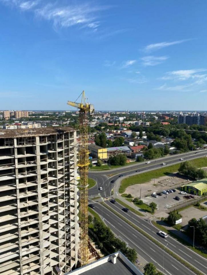 2-комн квартира Гайдара, 90