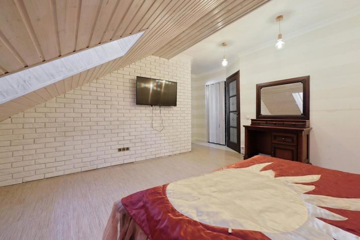3-комн квартира Киевская, 121в