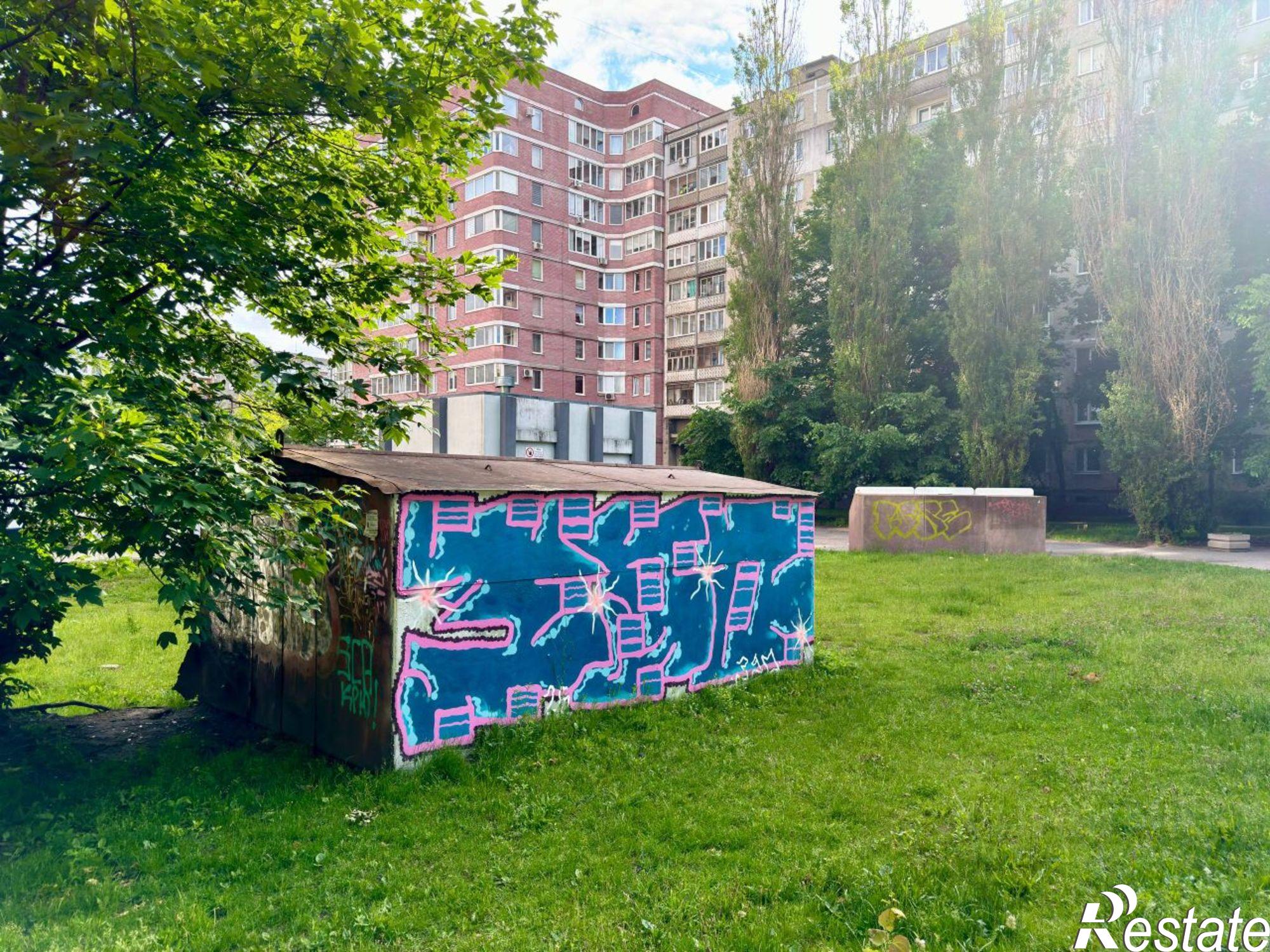 Купить гараж, место в паркинге за 1 050 000 рублей на улица Генерала Буткова, 1