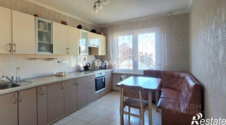 4-комн квартира ул Генерала Челнокова, 32,  д. 32