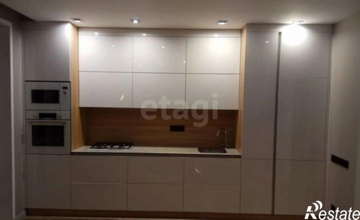 3-комн квартира Лужская улица, 23Б,  д. 23Б