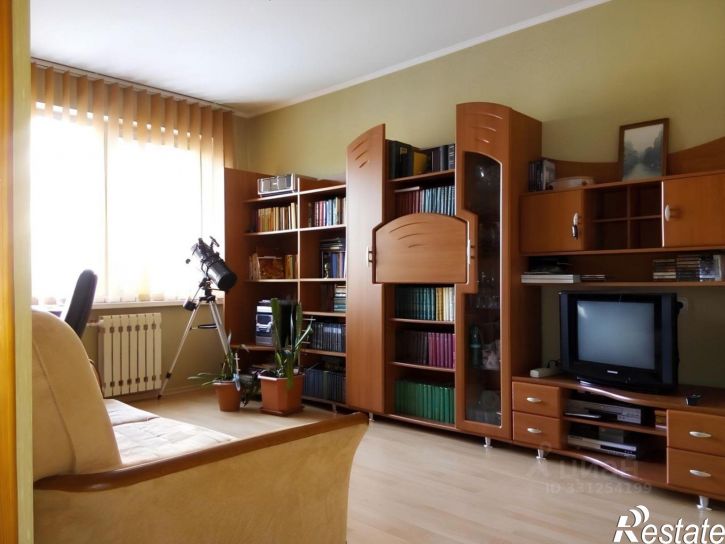 4-комн квартира улица Подполковника Емельянова, 49,  д. 49