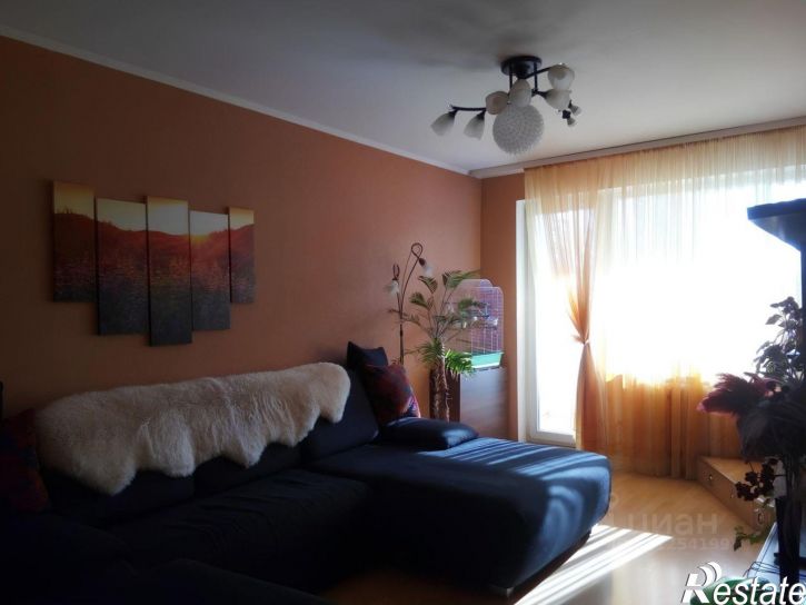 4-комн квартира улица Подполковника Емельянова, 49,  д. 49