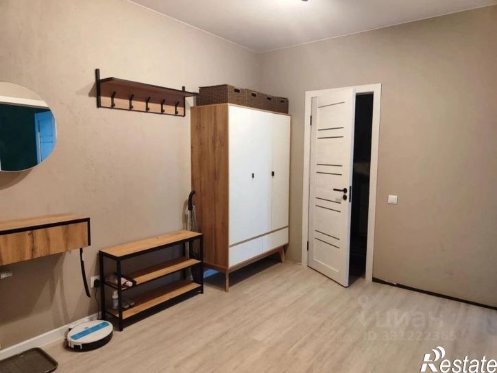2-комн квартира улица Героя России Виталия Мариенко, 8,  д. 8
