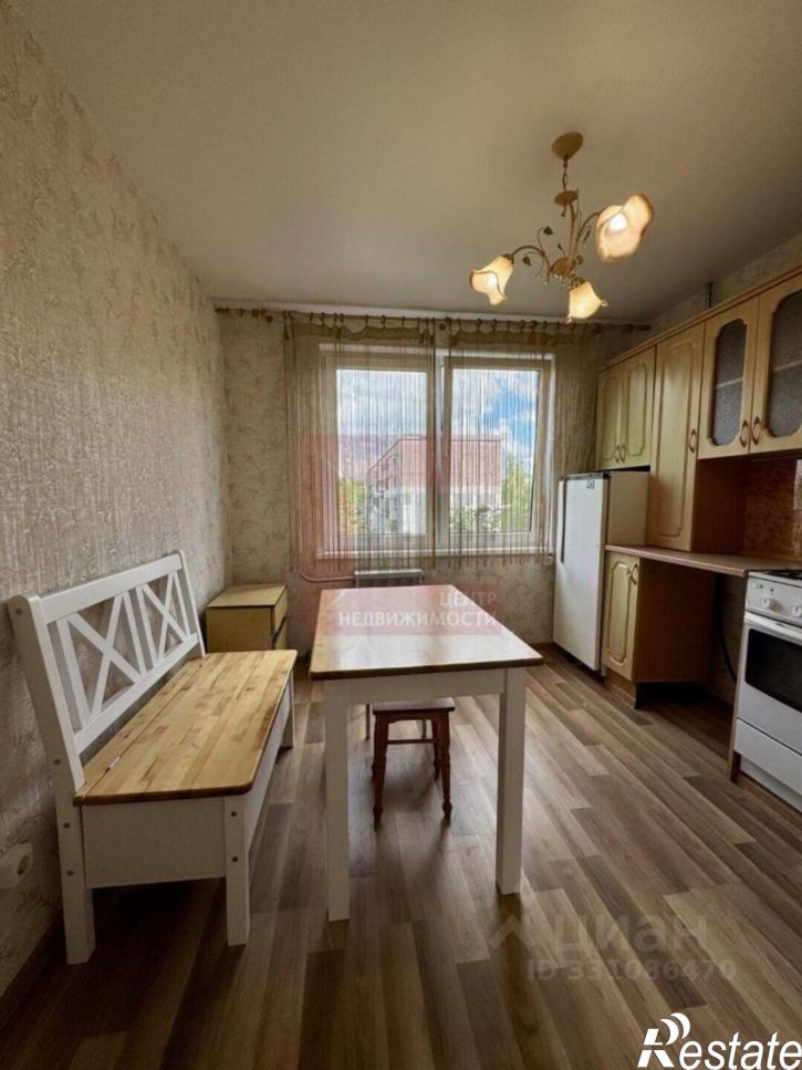 2-комн квартира улица Подполковника Емельянова, 250,  д. 250