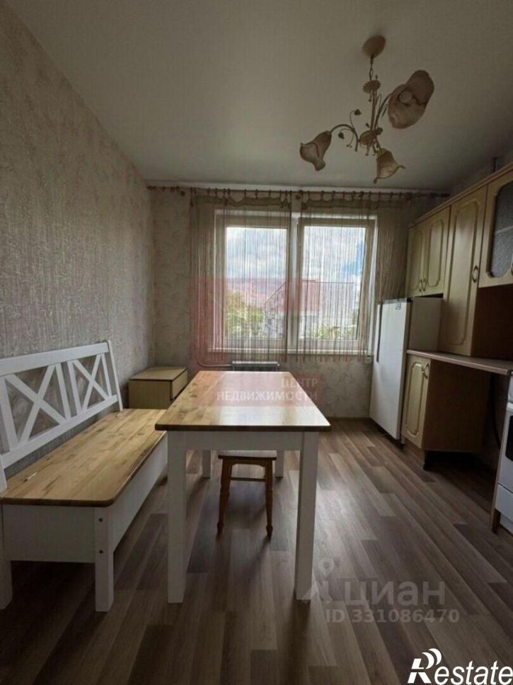 2-комн квартира улица Подполковника Емельянова, 250,  д. 250