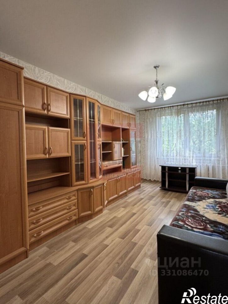 2-комн квартира улица Подполковника Емельянова, 250,  д. 250