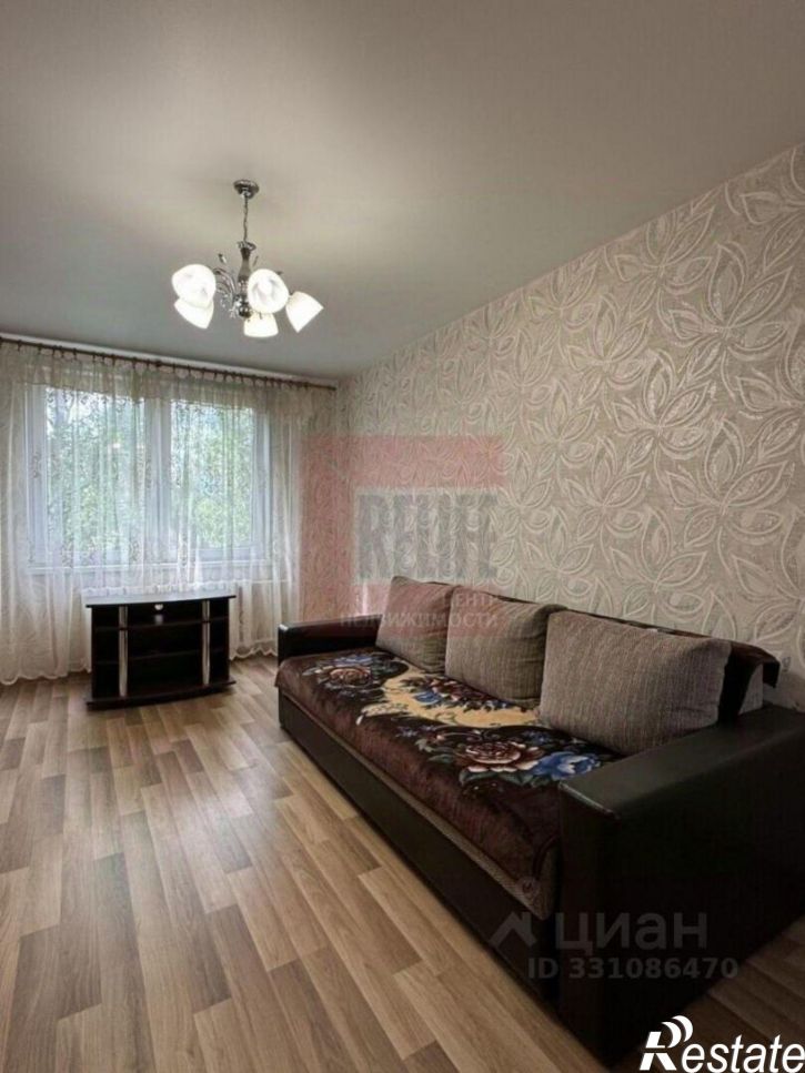 2-комн квартира улица Подполковника Емельянова, 250,  д. 250
