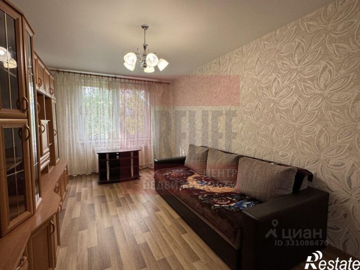 2-комн квартира улица Подполковника Емельянова, 250,  д. 250