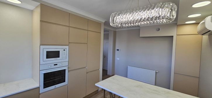 2-комн квартира Россия, Сержанта Колоскова ул, 8