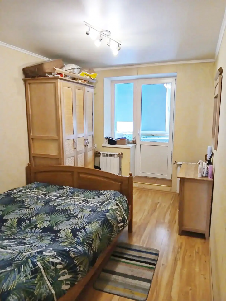 3-комн квартира Россия, Батальная ул, 69