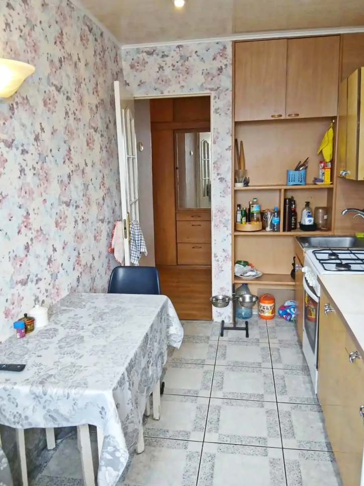 3-комн квартира Россия, Батальная ул, 69