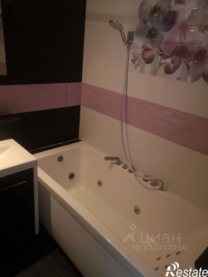 2-комн квартира ул Ю.Гагарина, 101,  д. 101