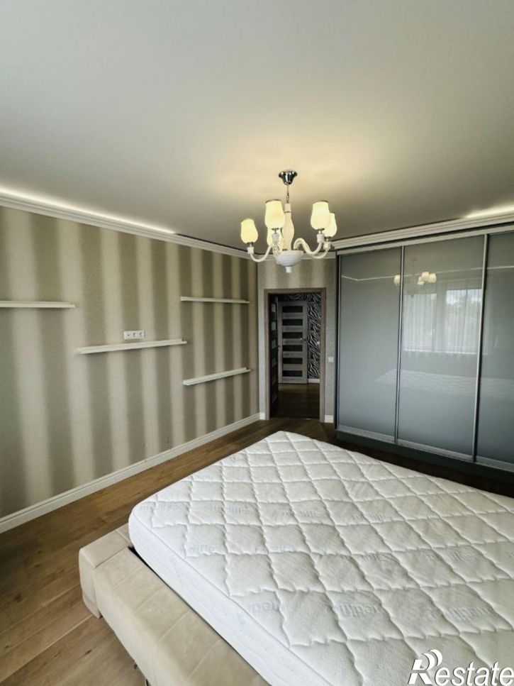 2-комн квартира ул Аэропортная, 1А,  д. 1А