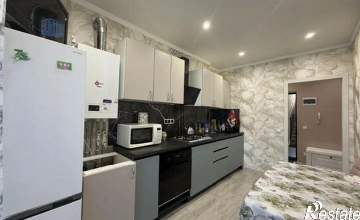 1-комн квартира улица Подполковника Емельянова, 242В к1,  д. 242В к1