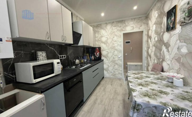 1-комн квартира улица Подполковника Емельянова, 242В к1,  д. 242В к1