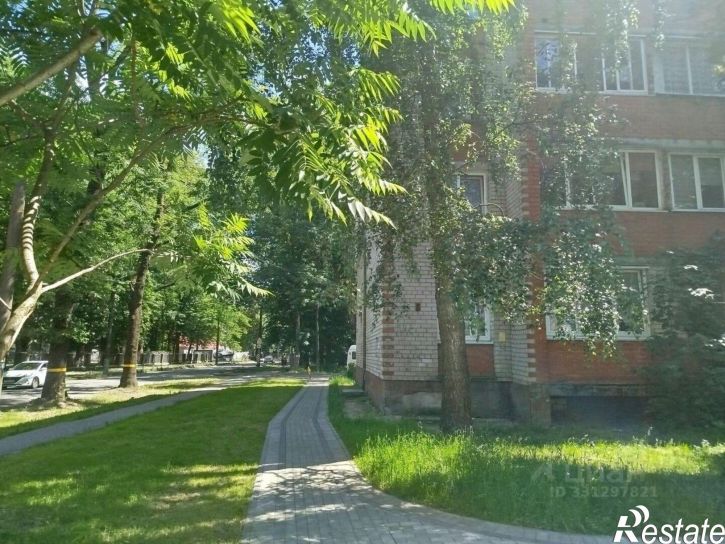 2-комн квартира улица Подполковника Емельянова, 88А,  д. 88А