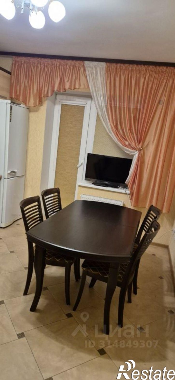 2-комн квартира ул Докука, 13,  д. 13