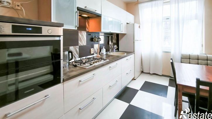 4-комн квартира ул Офицерская, 18,  д. 18