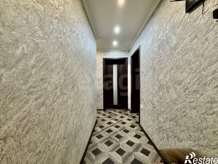 3-комн квартира ул Офицерская, 4,  д. 4