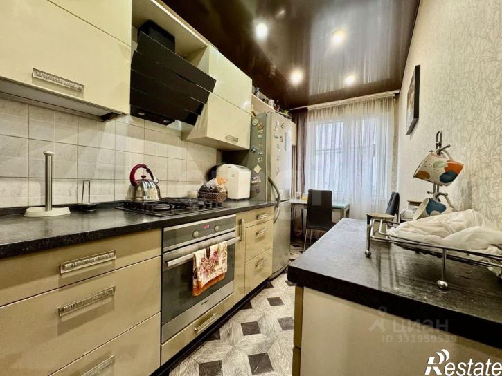 3-комн квартира ул Офицерская, 4,  д. 4