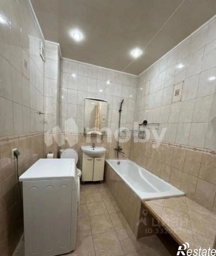 3-комн квартира ул Лукашова, 48,  д. 48