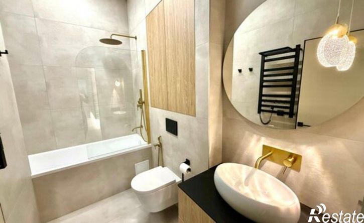 2-комн квартира улица Героя России Виталия Мариенко, 8