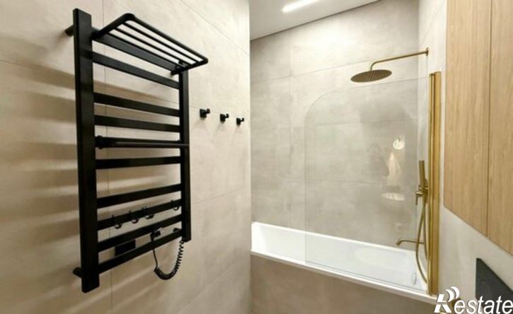 2-комн квартира улица Героя России Виталия Мариенко, 8