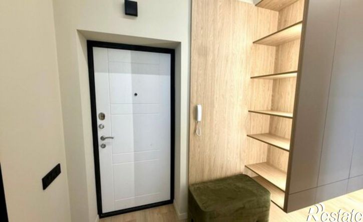2-комн квартира улица Героя России Виталия Мариенко, 8