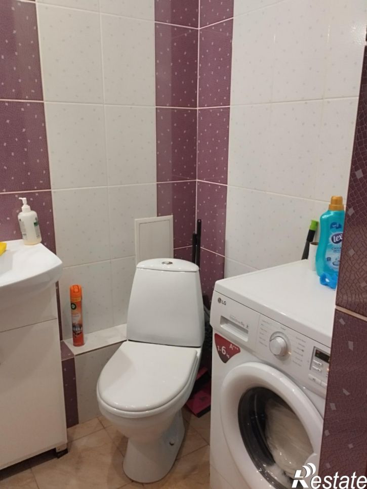 2-комн квартира Россия, Добролюбова ул, 48