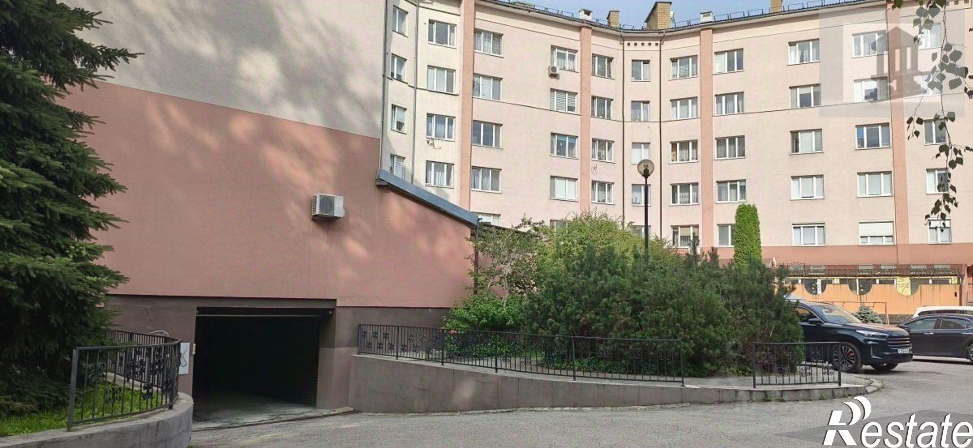 Купить гараж, место в паркинге за 1 200 010 рублей на ул Стрелковая, 1