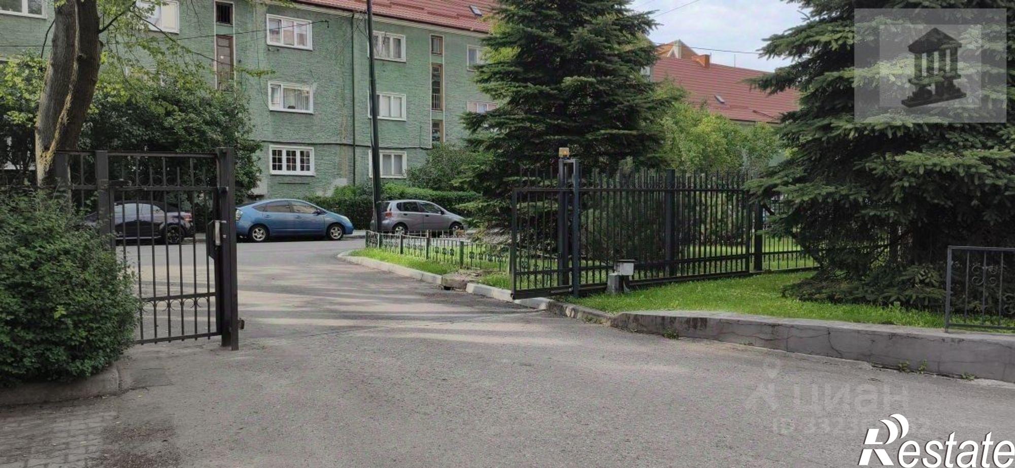 Купить гараж, место в паркинге за 1 200 010 рублей на ул Стрелковая, 1