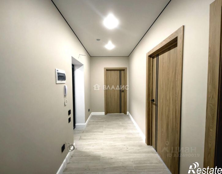 2-комн квартира улица Сержанта Мишина, 83к2